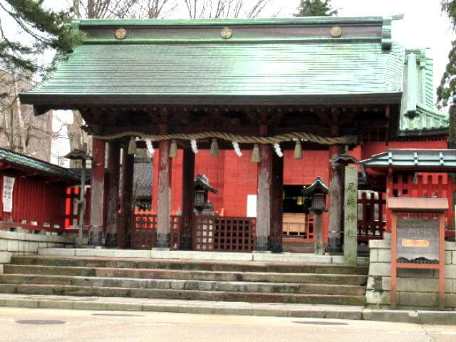 尾崎神社社殿