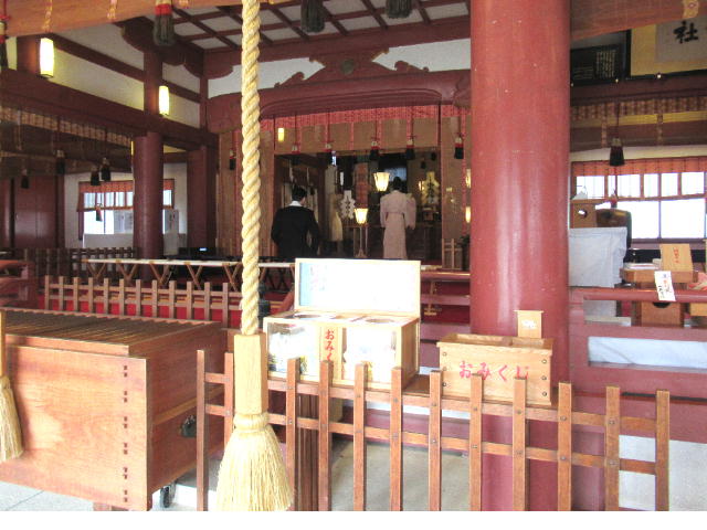 魚津神社　拝殿