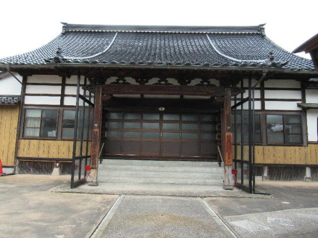 西願寺本堂
