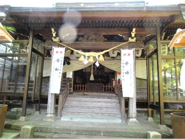 大木白山社の社殿