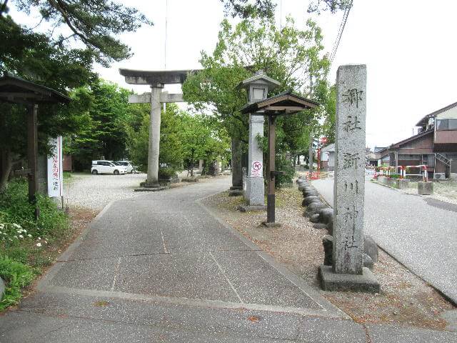 新川神社　鳥居