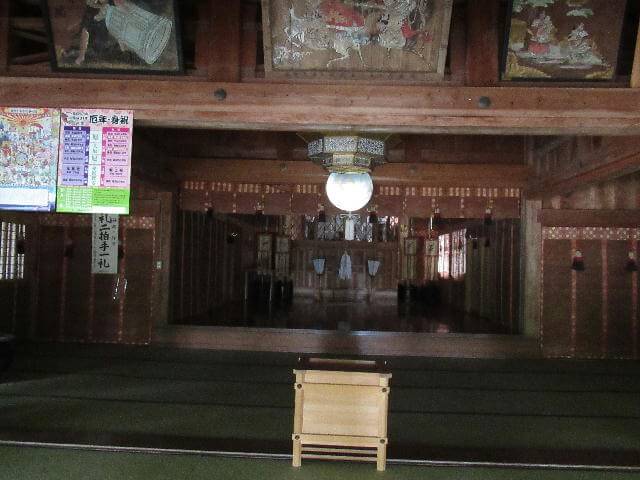 井波八幡宮拝殿
