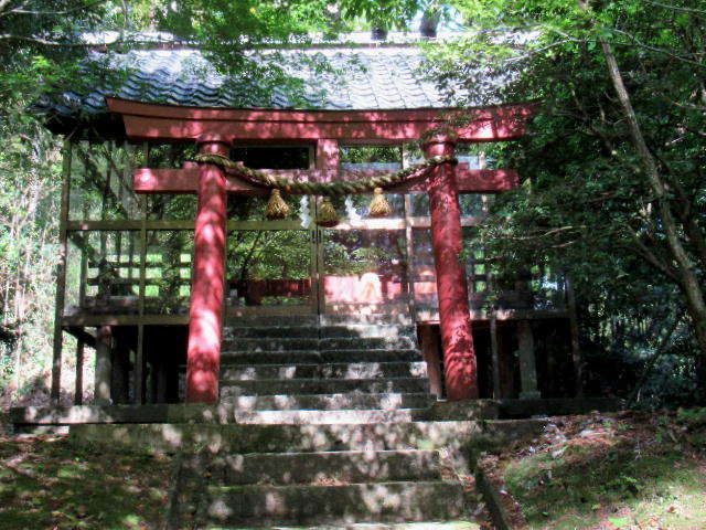倶利伽羅神社本殿